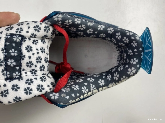 Jordan Sashiko CW0898-400 SE Air 4 Retro 0611